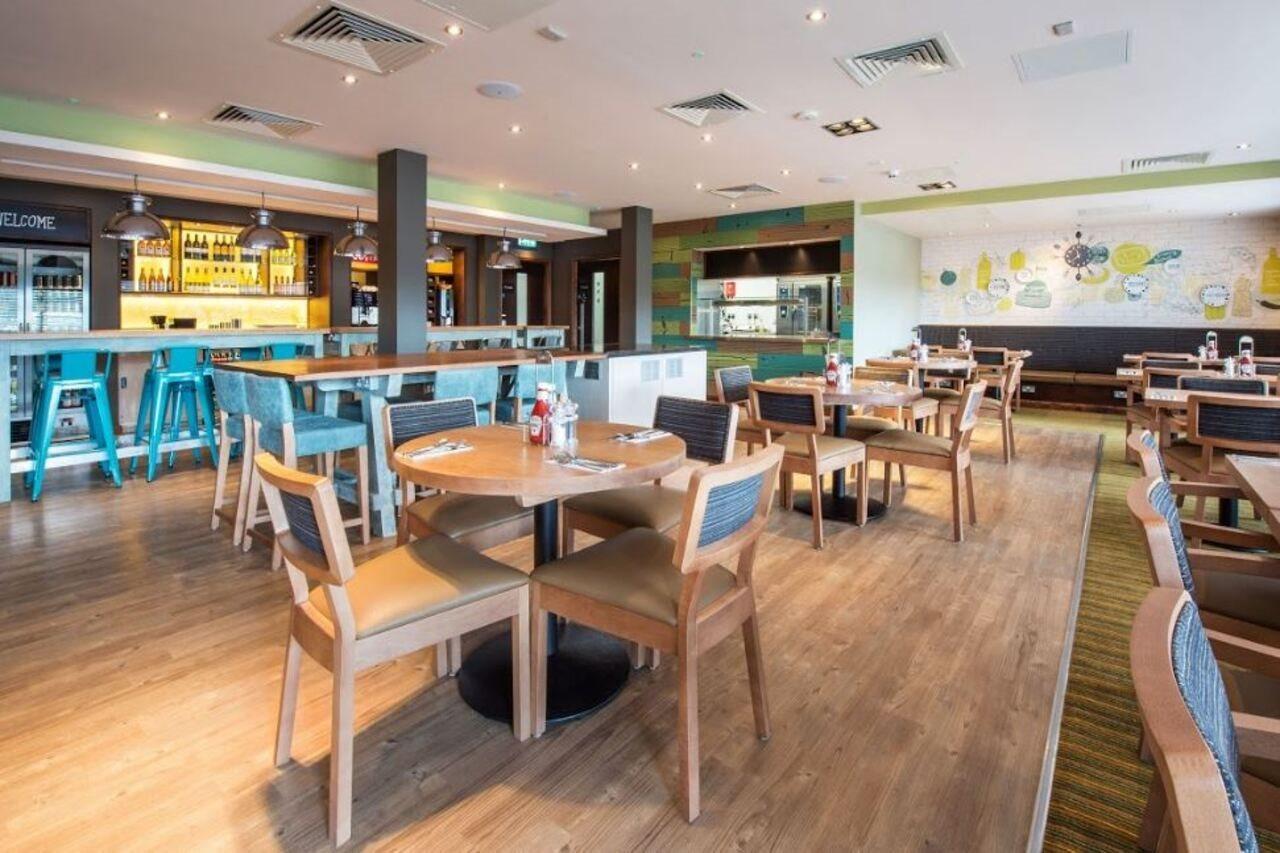 Premier Inn Isle Of Wight Sandown Шанклін Екстер'єр фото